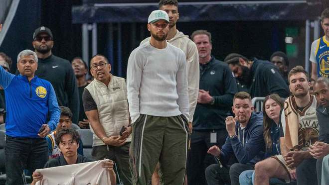 斯蒂芬·库里伤愈复出迈出关键一步 参与训练并