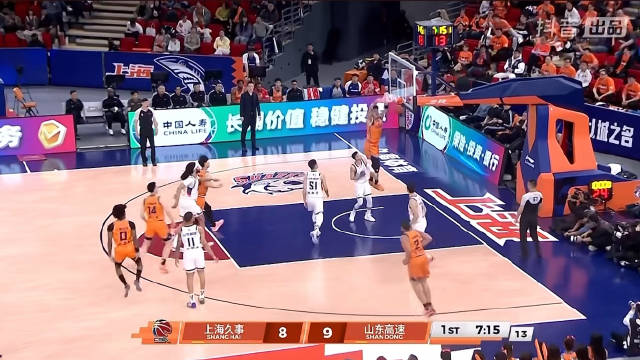 金金三分命中 洛夫顿关键2+1助力球队逆转取胜